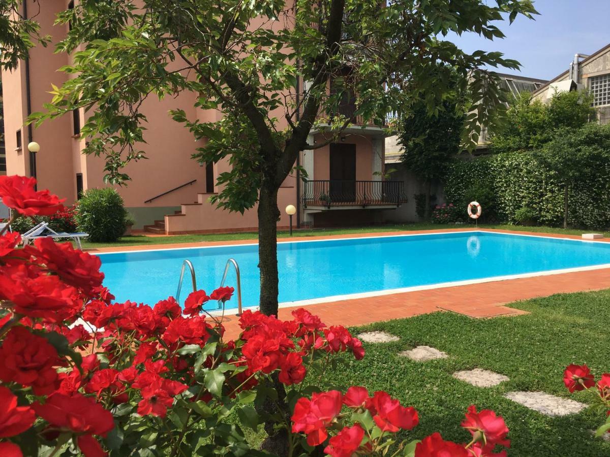 Indesenzano Apartment Дезенцано-дель-Гарда Экстерьер фото